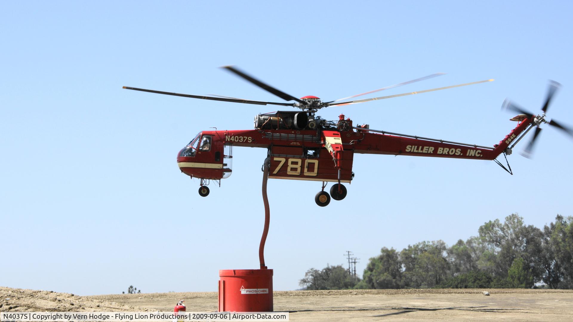 N4037S, 1975 Sikorsky S-64E C/N 64101, A Sikorsky S-64F Skycrane drafts water above Monrovia County Park