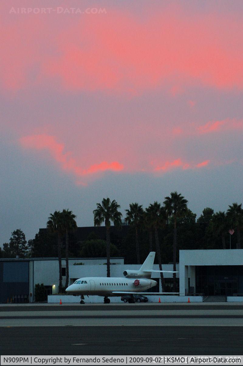 N909PM, 1998 Dassault Falcon 900B C/N 176, At SMO.