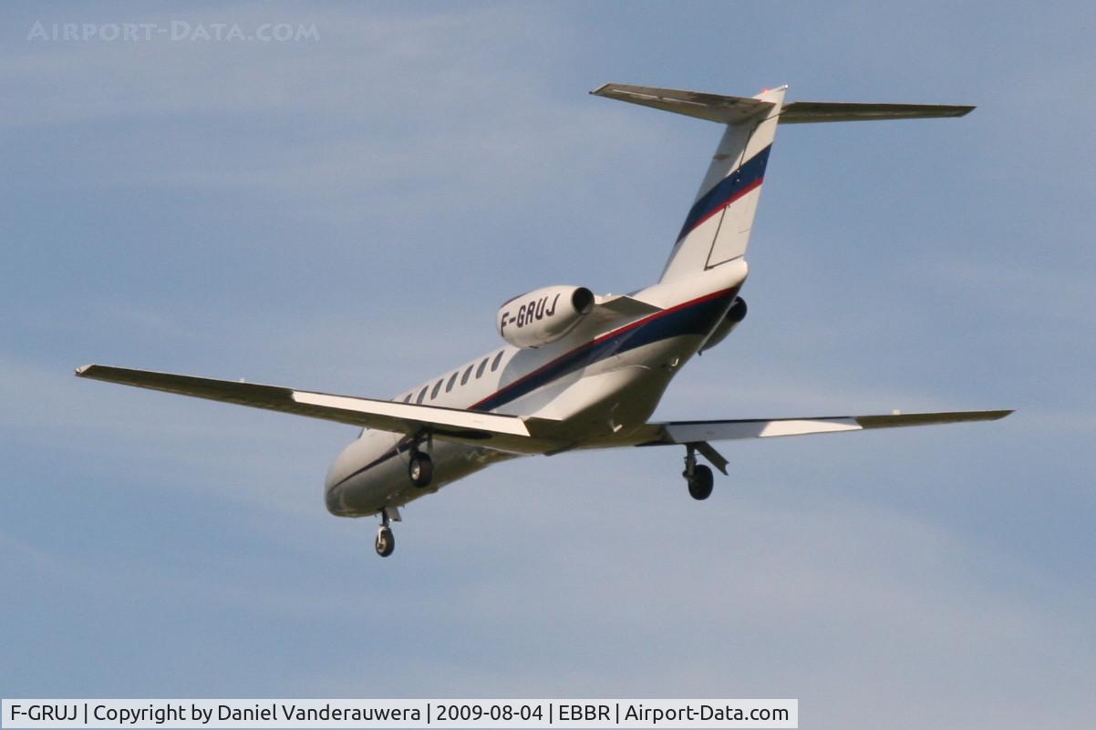 F-GRUJ, 2006 Cessna 525B CitationJet CJ3 C/N 525B-0117, descending to rwy 25R