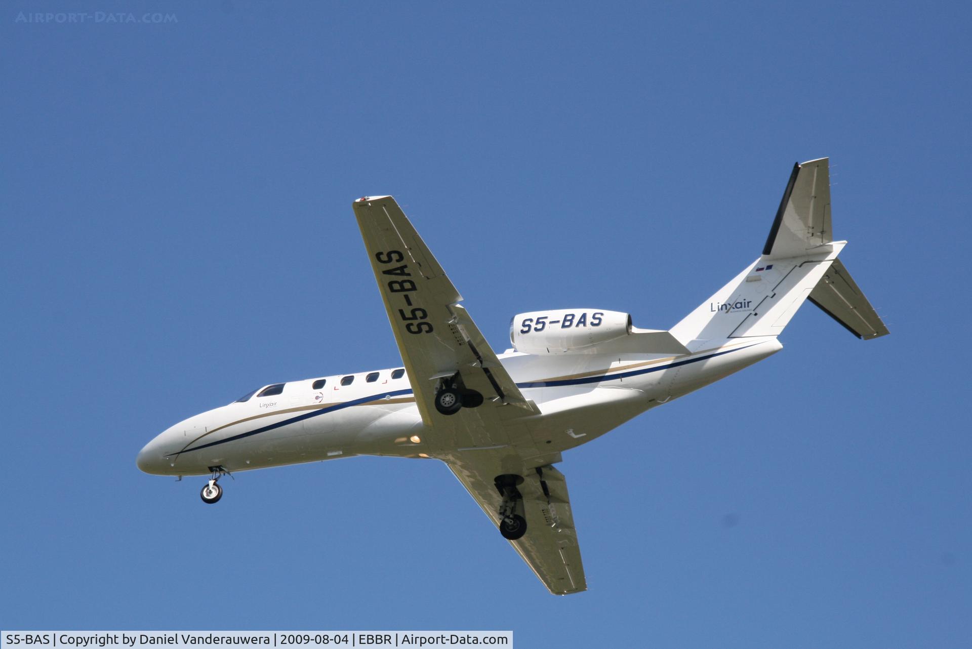 S5-BAS, 2007 Cessna 525A CitationJet CJ2+ C/N 525A-0348, descending to rwy 25R
