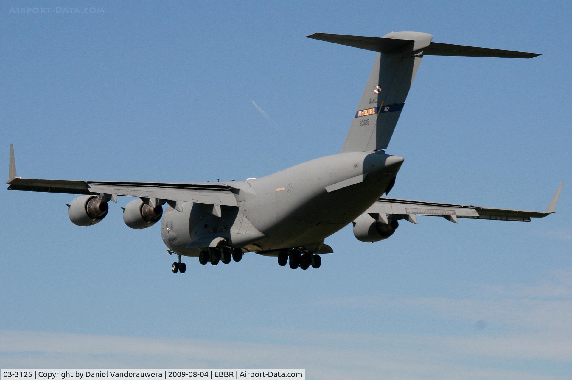 03-3125, 2003 Boeing C-17A Globemaster III C/N P-125, descending to rwy 25R