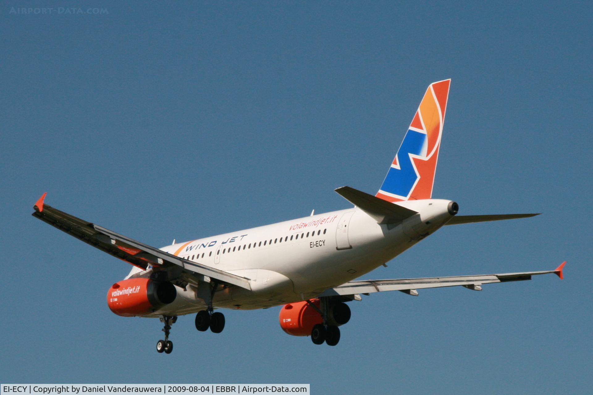 EI-ECY, 2006 Airbus A319-132 C/N 2723, descending to rwy 25R