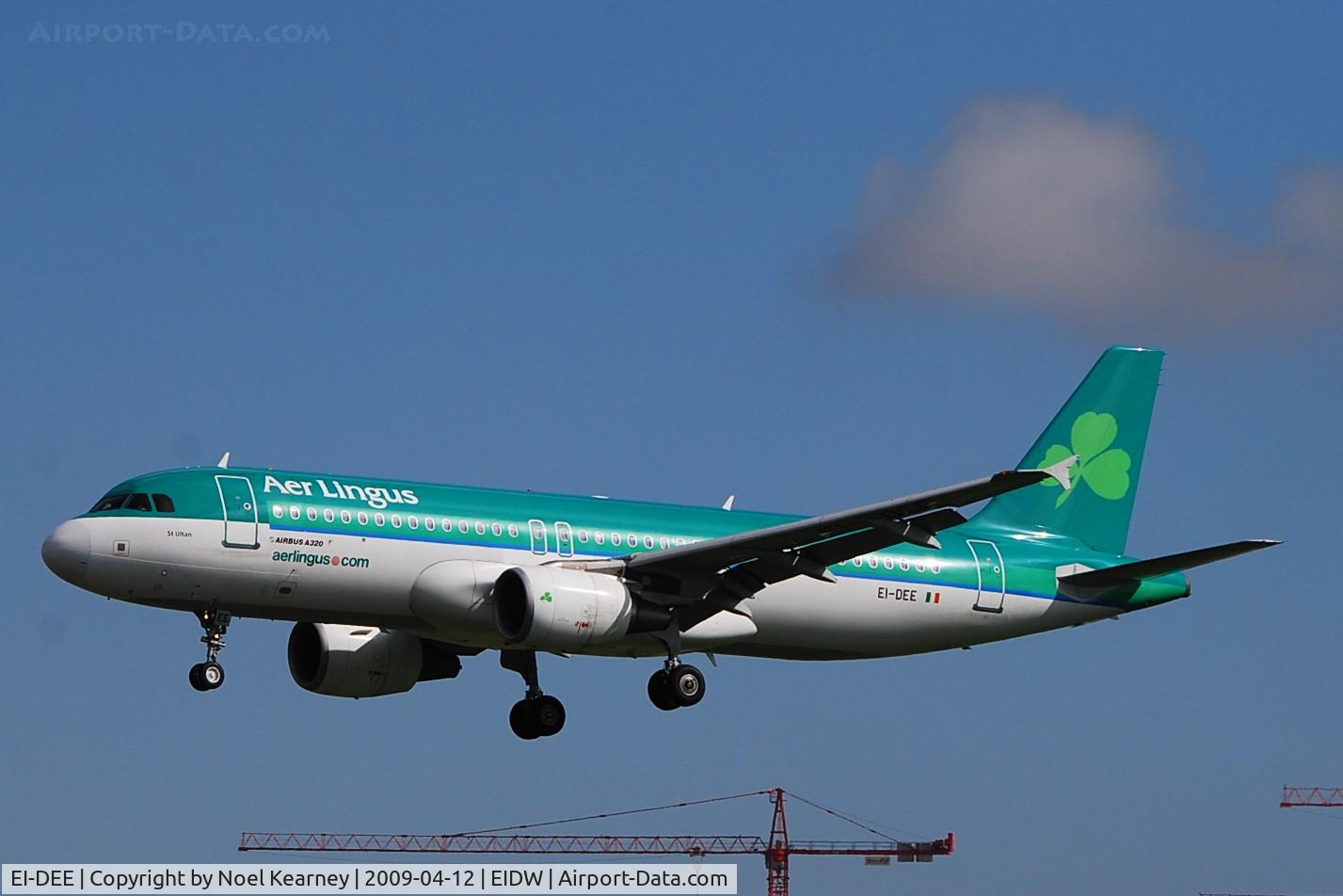 EI-DEE, 2004 Airbus A320-214 C/N 2250, Landing Rwy 28