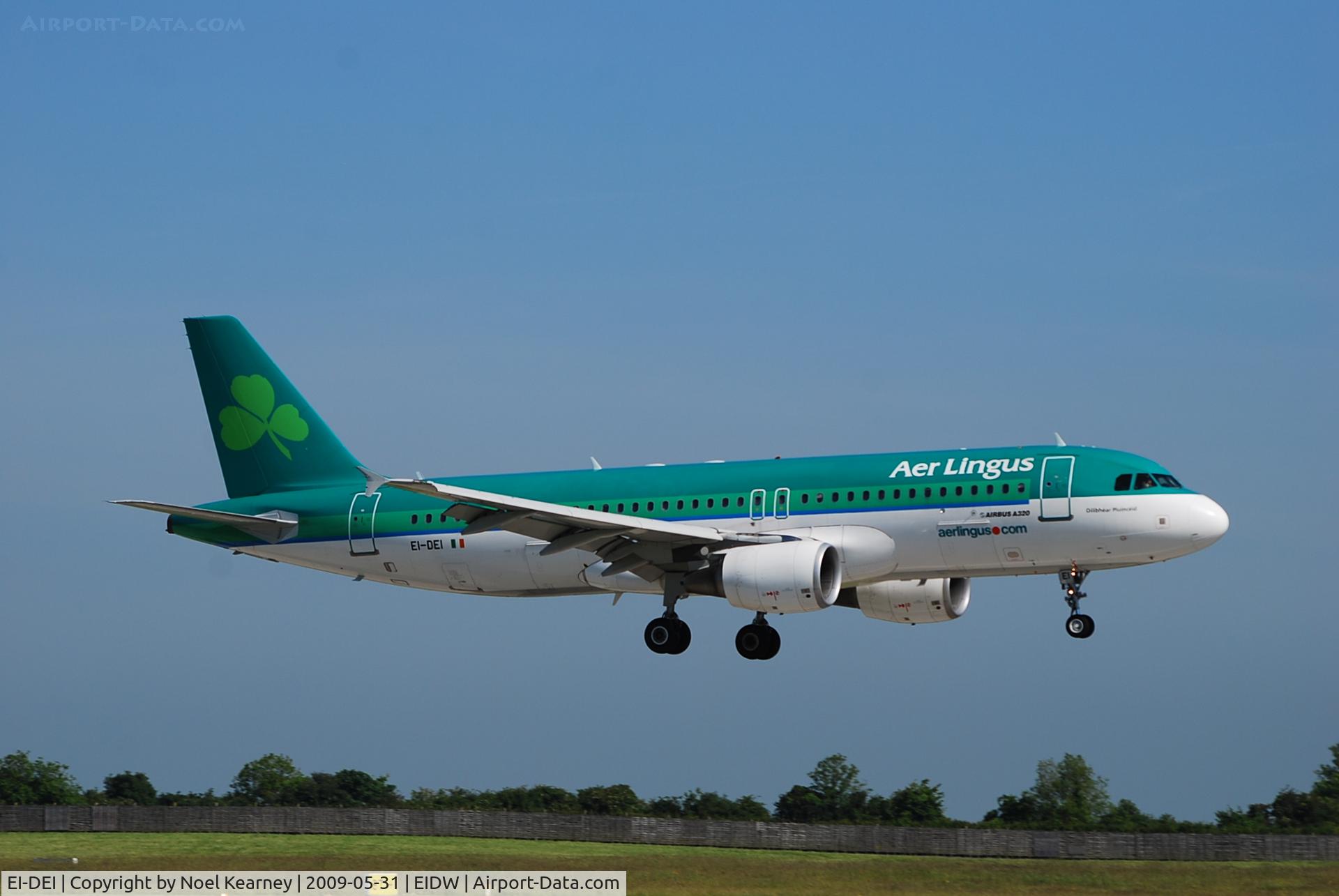 EI-DEI, 2005 Airbus A320-214 C/N 2374, Landing Rwy 10
