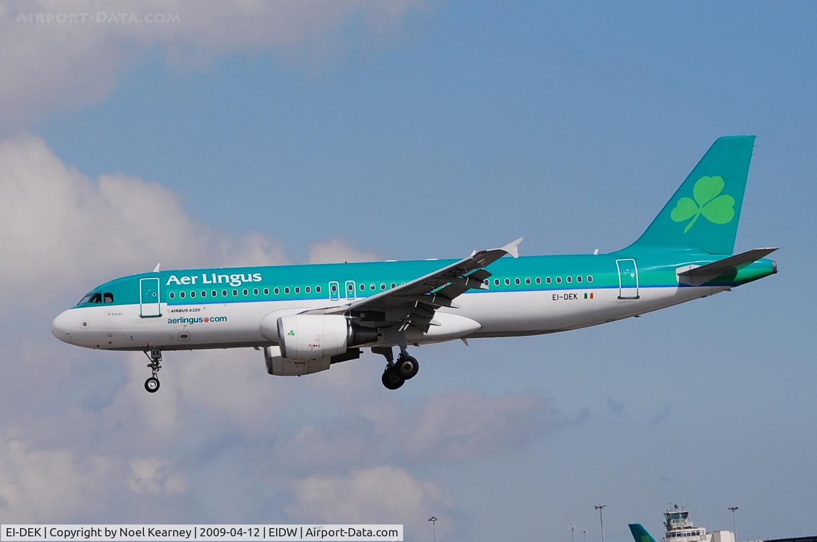 EI-DEK, 2005 Airbus A320-214 C/N 2399, Landing Rwy 28