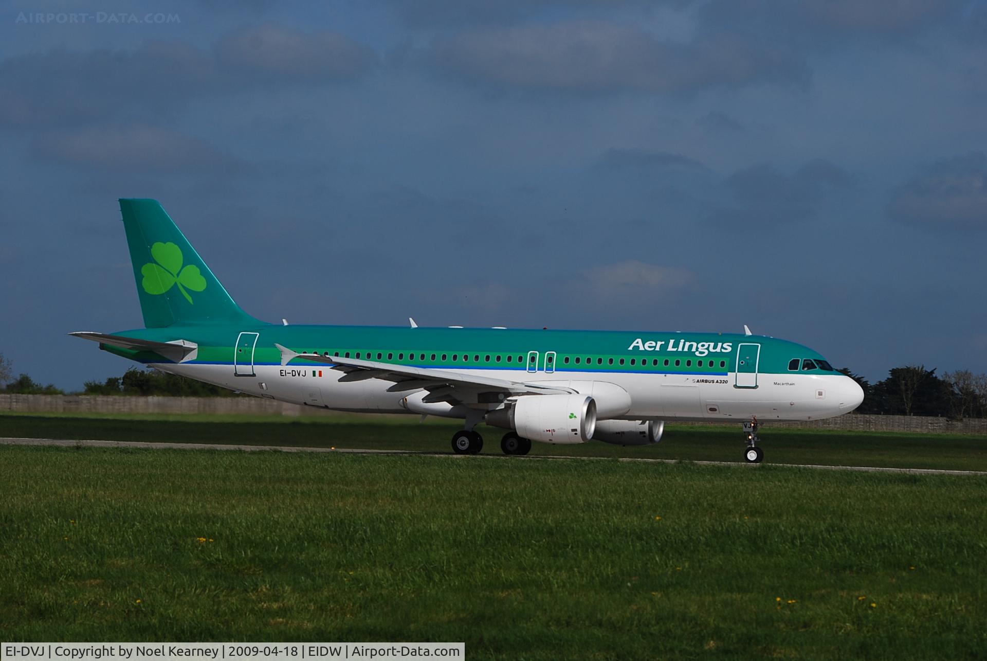 EI-DVJ, 2009 Airbus A320-214 C/N 3857, Lined up for departure Rwy 10