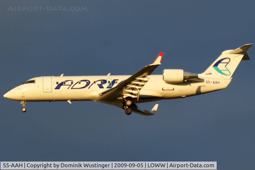 S5-AAH, 1994 Canadair CRJ-100LR (CL-600-2B19) C/N 7032, Adria