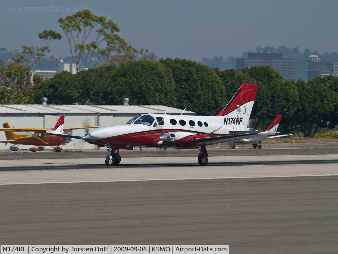 N174RF, 1978 Cessna 414A Chancellor C/N 414A0217, N174RF departing from RWY 21
