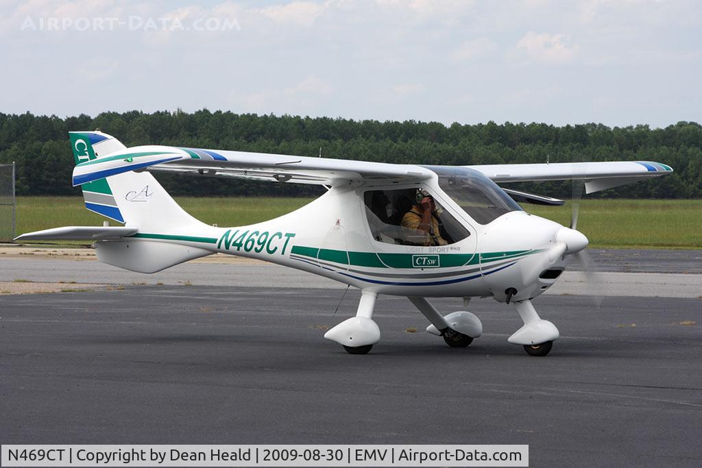 N469CT, 2007 Flight Design CTSW C/N 07-04-16, 2007 Flight Design Gmbh CTSW N469CT preparing to taxi for departure.