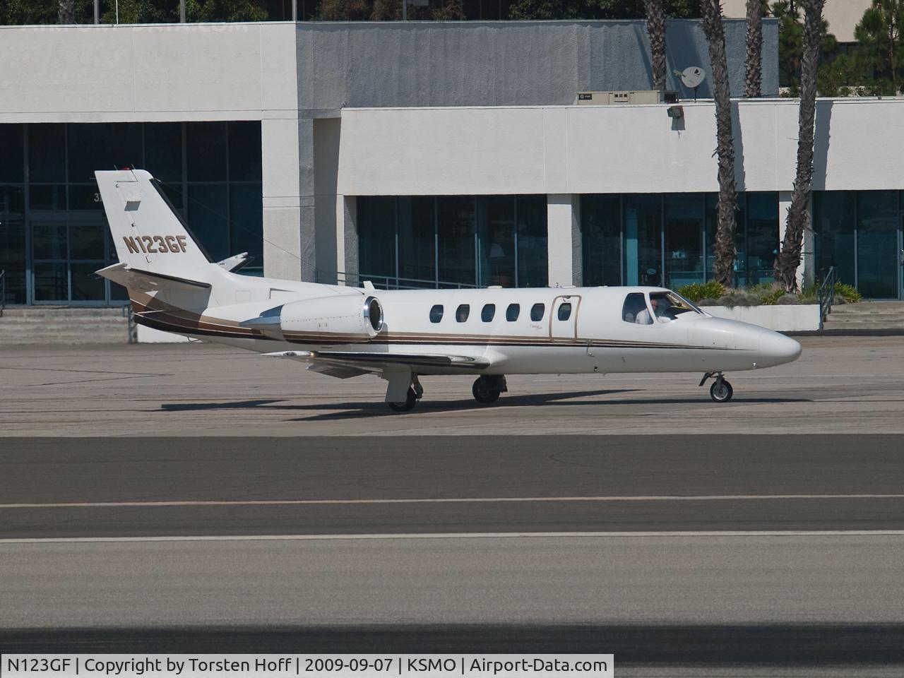 N123GF, 1997 Cessna 550 Citation Bravo C/N 550-0817, N123GF taxiing