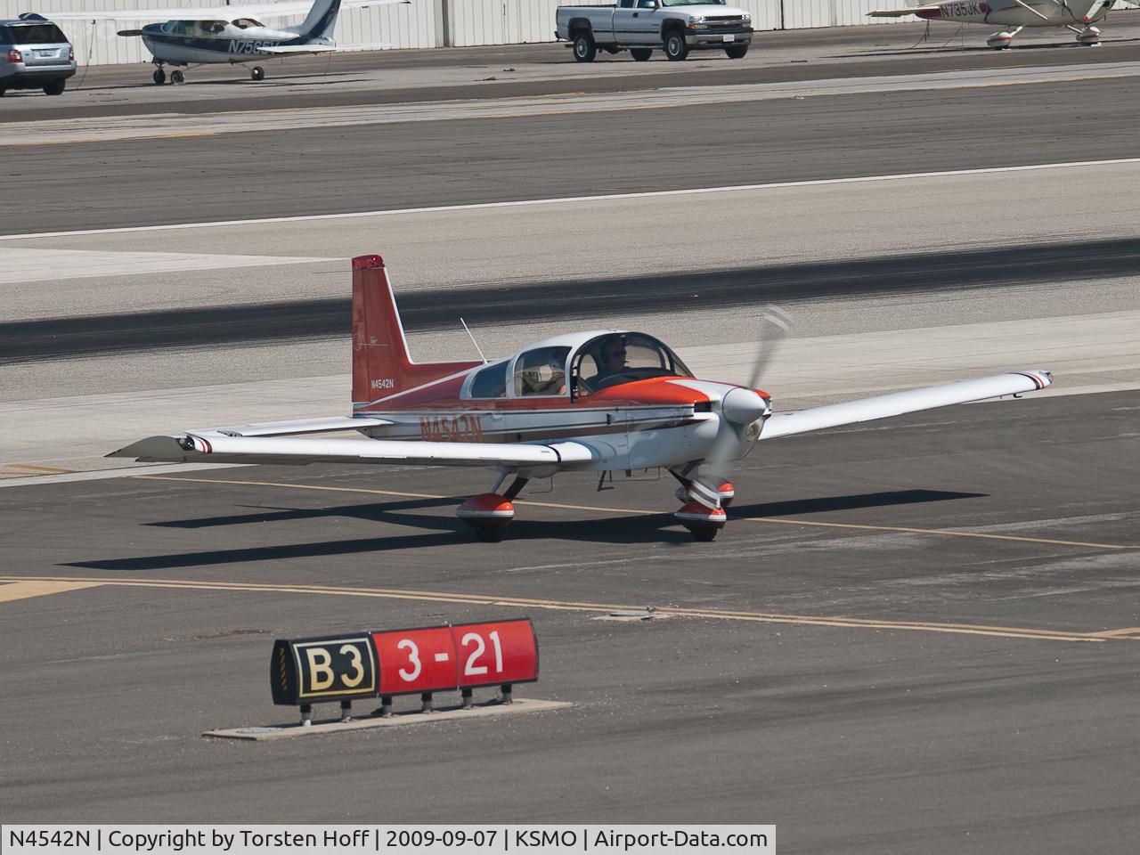 N4542N, 1979 Grumman American AA-5B Tiger C/N AA5B1321, N4542N taxiing