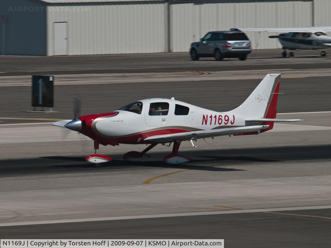 N1169J, 2007 Columbia Aircraft Mfg LC41-550FG C/N 41730, N1169J departing from RWY 21