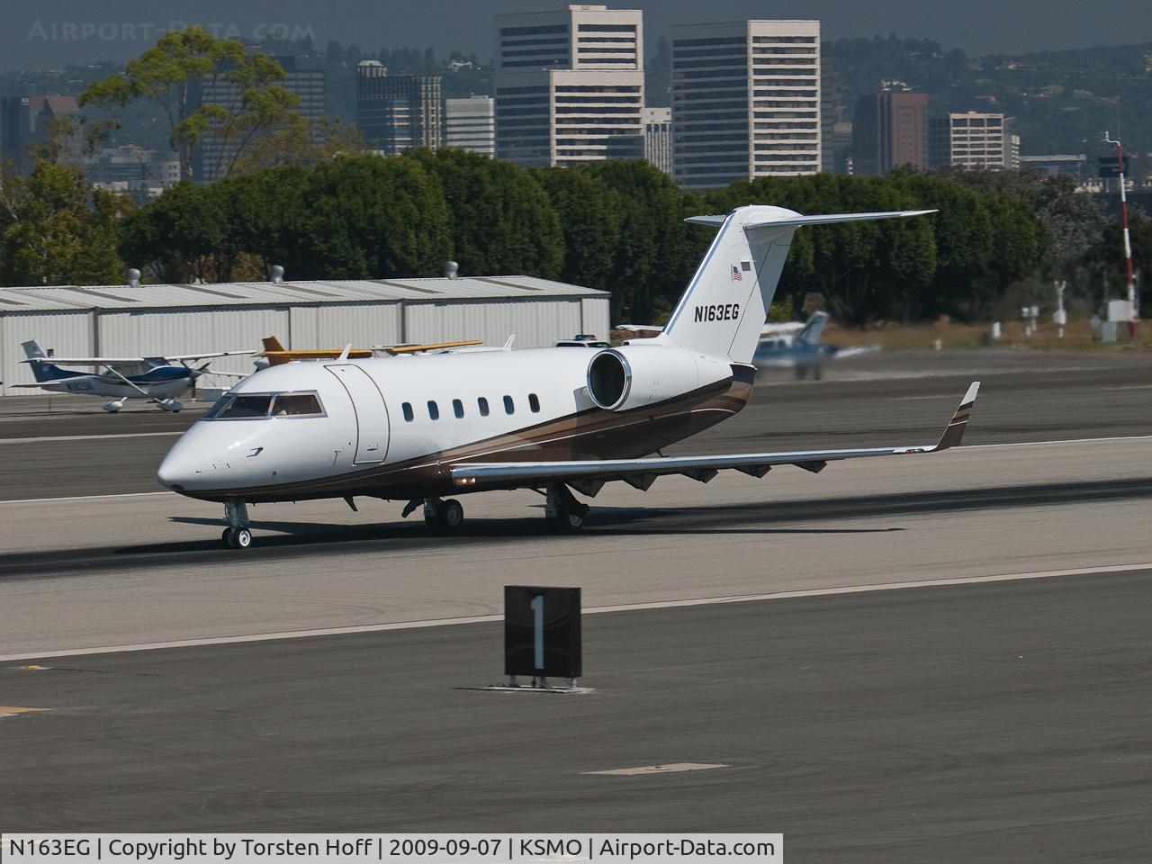 N163EG, 1981 Canadair Challenger 600 (CL-600-1A11) C/N 1035, N163EG departing from RWY 21