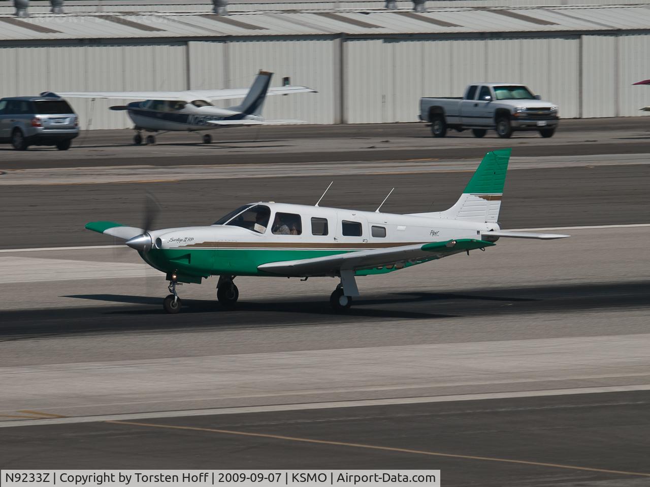 N9233Z, 1993 Piper PA-32R-301 C/N 3213062, N9233Z departing from RWY 21