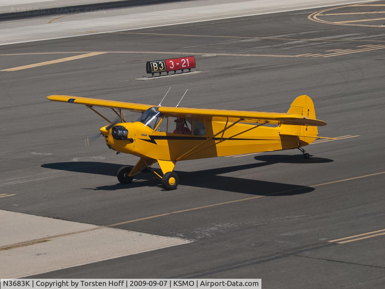 N3683K, 1946 Piper J3C-65 Cub C/N 22374, N3683K taxiing