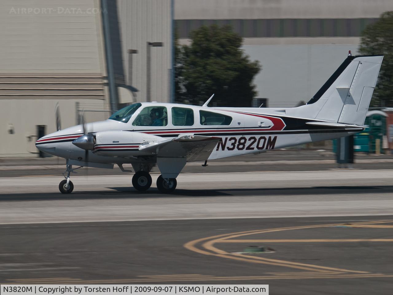N3820M, 1981 Beech 95-B55 (T42A) Baron C/N TC-2372, N3820M departing from RWY 21
