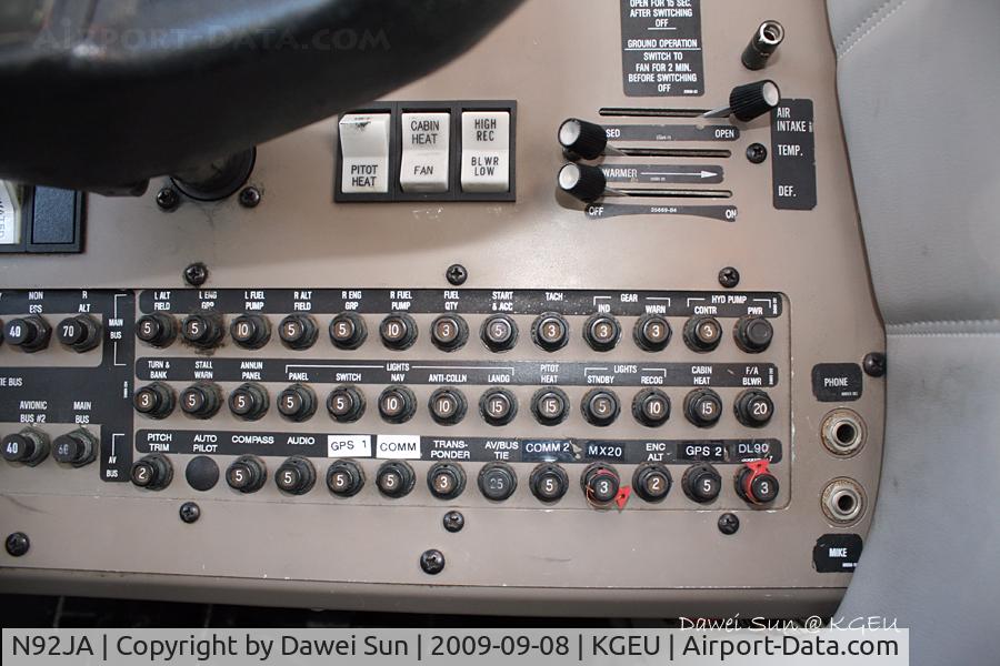 N92JA, 1999 Piper PA-44-180 Seminole C/N 4496025, Circuit Breaker