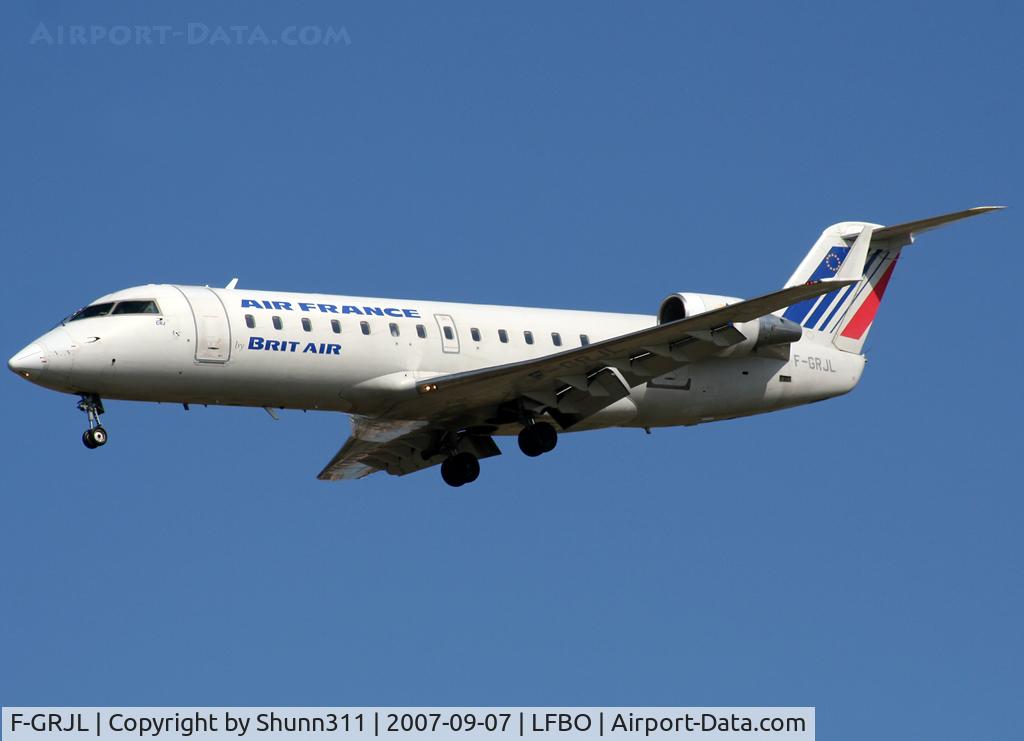 F-GRJL, 1998 Canadair CRJ-100ER (CL-600-2B19) C/N 7221, Landing rwy 32L