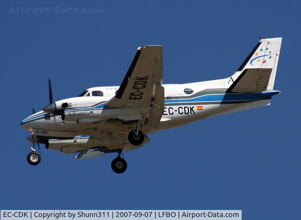 EC-CDK, 1974 Beech C90 King Air C/N LJ-608, Landing rwy 32L