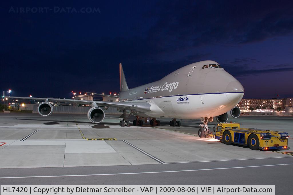 HL7420, 1995 Boeing 747-48EF (SCD) C/N 25783, Asiana Boeing 747-400