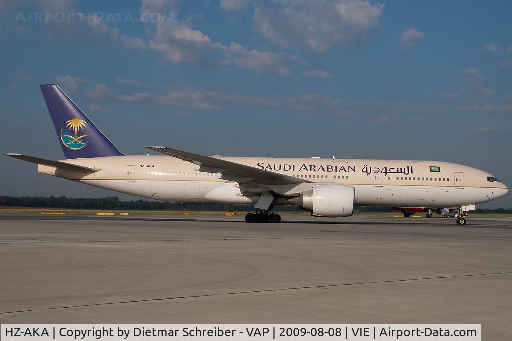 HZ-AKA, 1997 Boeing 777-268/ER C/N 28344, Saudia Boeing 777-200