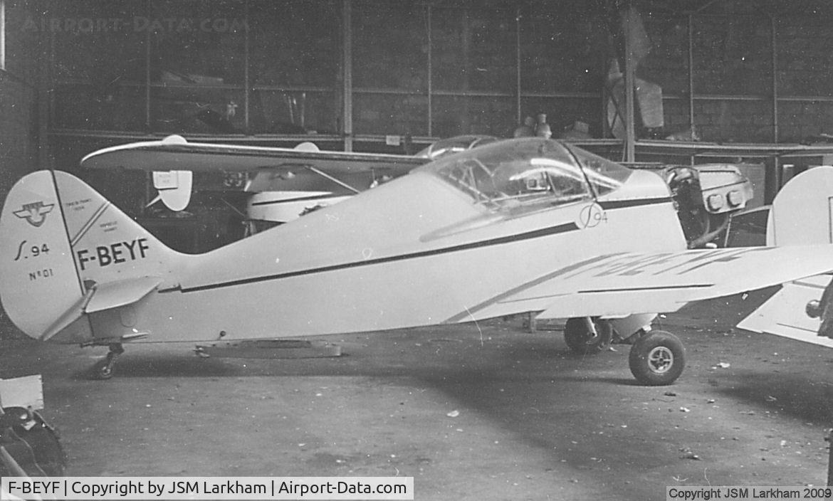 F-BEYF, SIPA 94 C/N 01, hangered