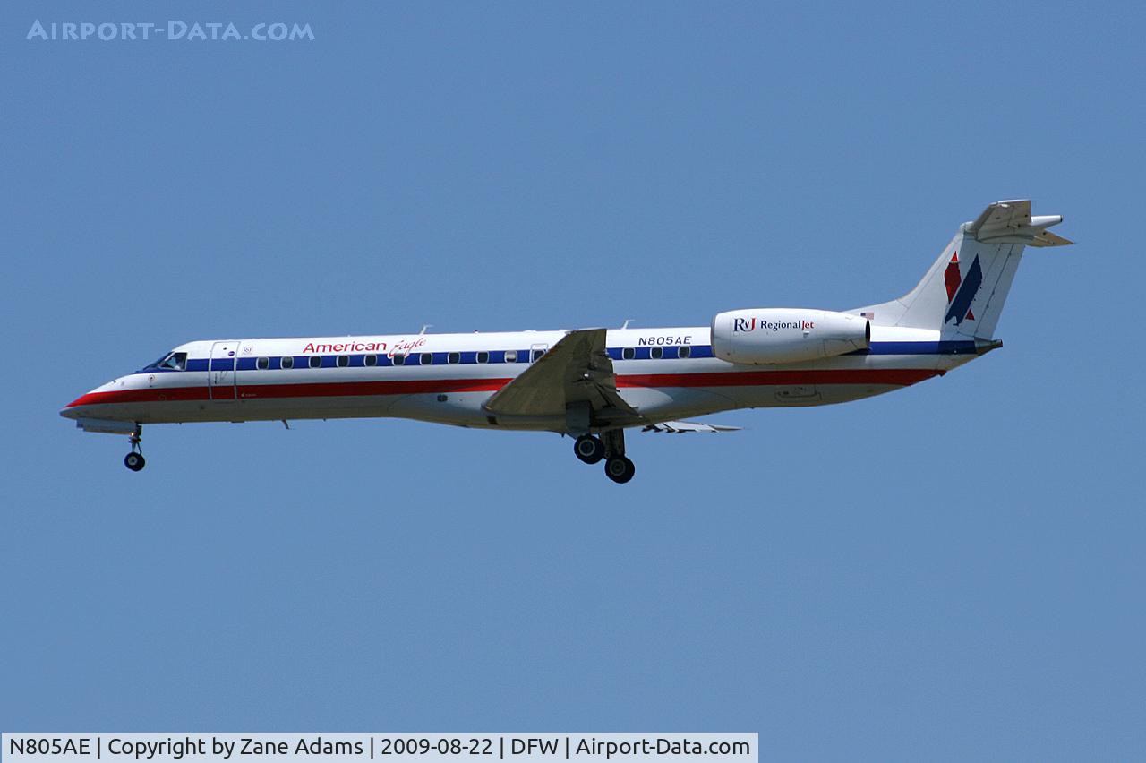 N805AE, 2001 Embraer ERJ-140LR (EMB-135KL) C/N 145489, American Eagle at DFW