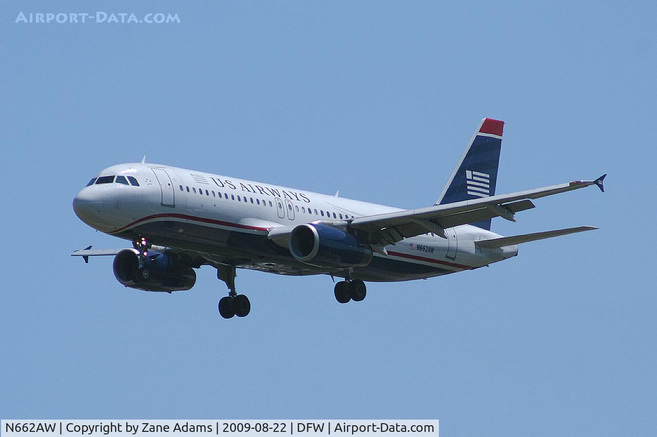 N662AW, 2000 Airbus A320-232 C/N 1274, US Air landing at DFW