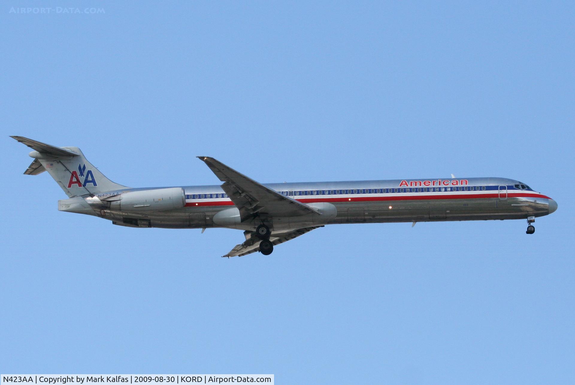 N423AA, 1986 McDonnell Douglas MD-82 (DC-9-82) C/N 49335, American Airlines MD-82, N423AA on final RWY 10 KORD