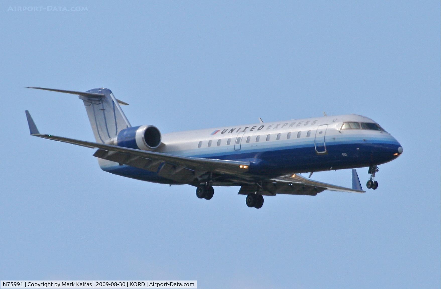 N75991, 2000 Bombardier CRJ-200ER (CL-600-2B19) C/N 7422, Mesa Airlines/United Express CL-600-2B19, N75991 on final RWY 10 KORD