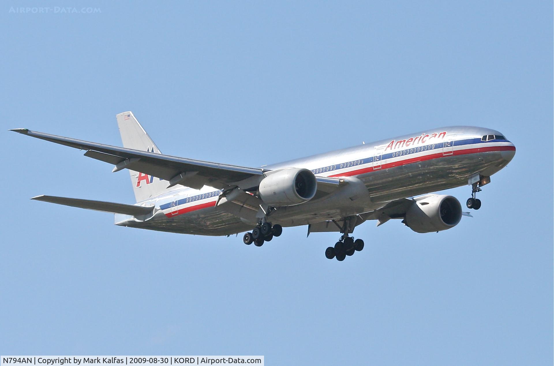 N794AN, 2000 Boeing 777-223 C/N 30256, American Airlines Boeing 777-223, N794AN on final RWY 10 KORD