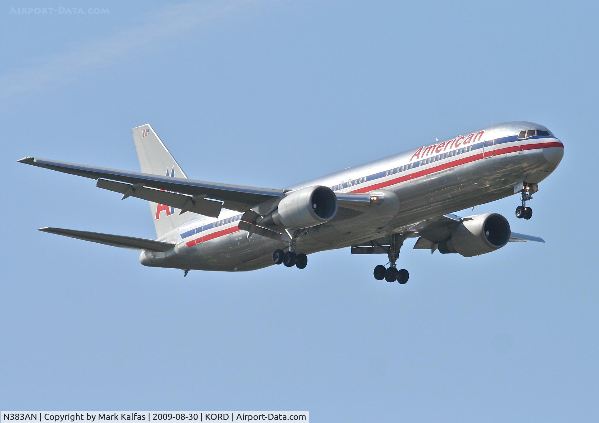 N383AN, 1993 Boeing 767-323 C/N 26995, American Airlines Boeing 767-223, N383AN on final RWY 10 KORD