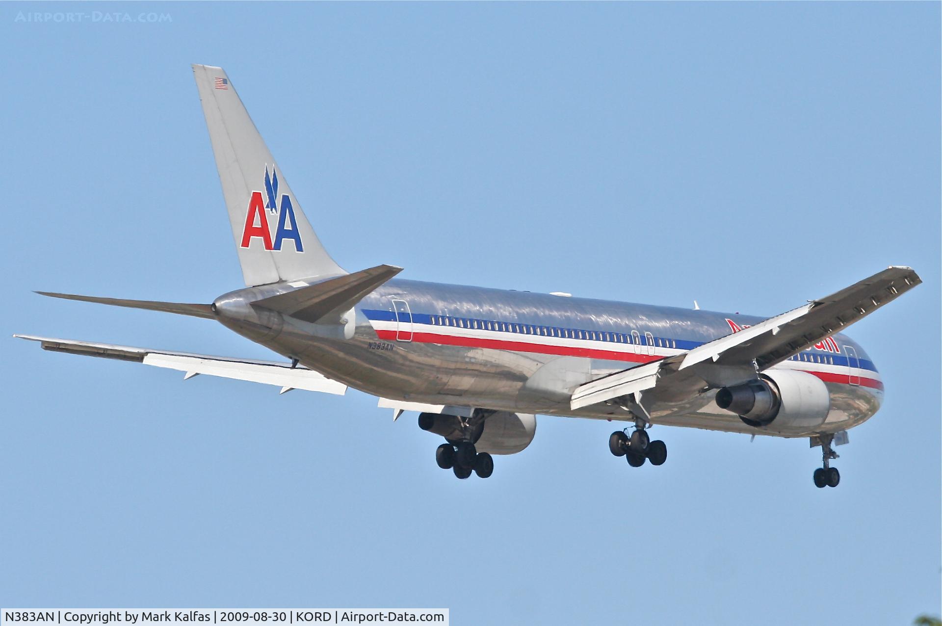 N383AN, 1993 Boeing 767-323 C/N 26995, American Airlines Boeing 767-223, N383AN on final RWY 10 KORD