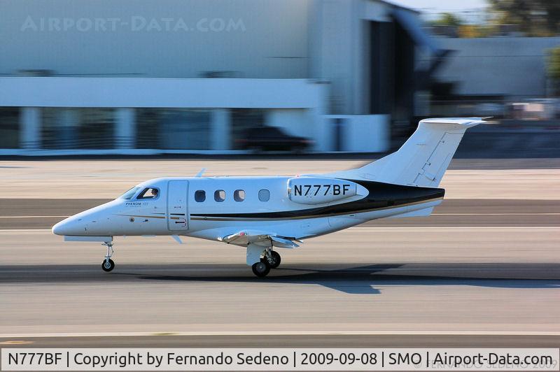 N777BF, 2009 Embraer EMB-500 Phenom 100 C/N 50000041, Landing at SMO.