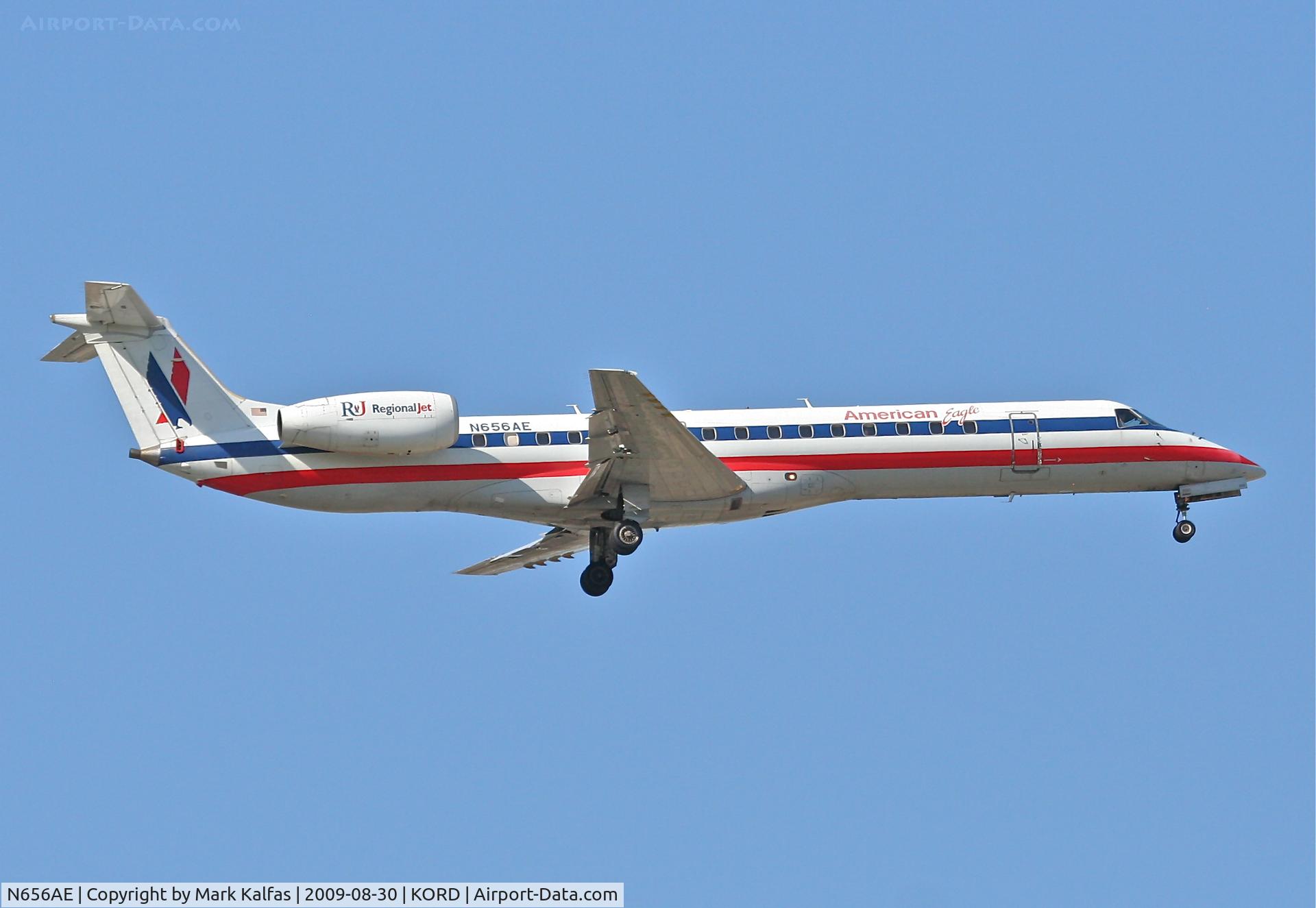 N656AE, 2003 Embraer ERJ-145LR (EMB-145LR) C/N 145740, American Eagle EMB-145LR, N656AE on final RWY 10 KORD