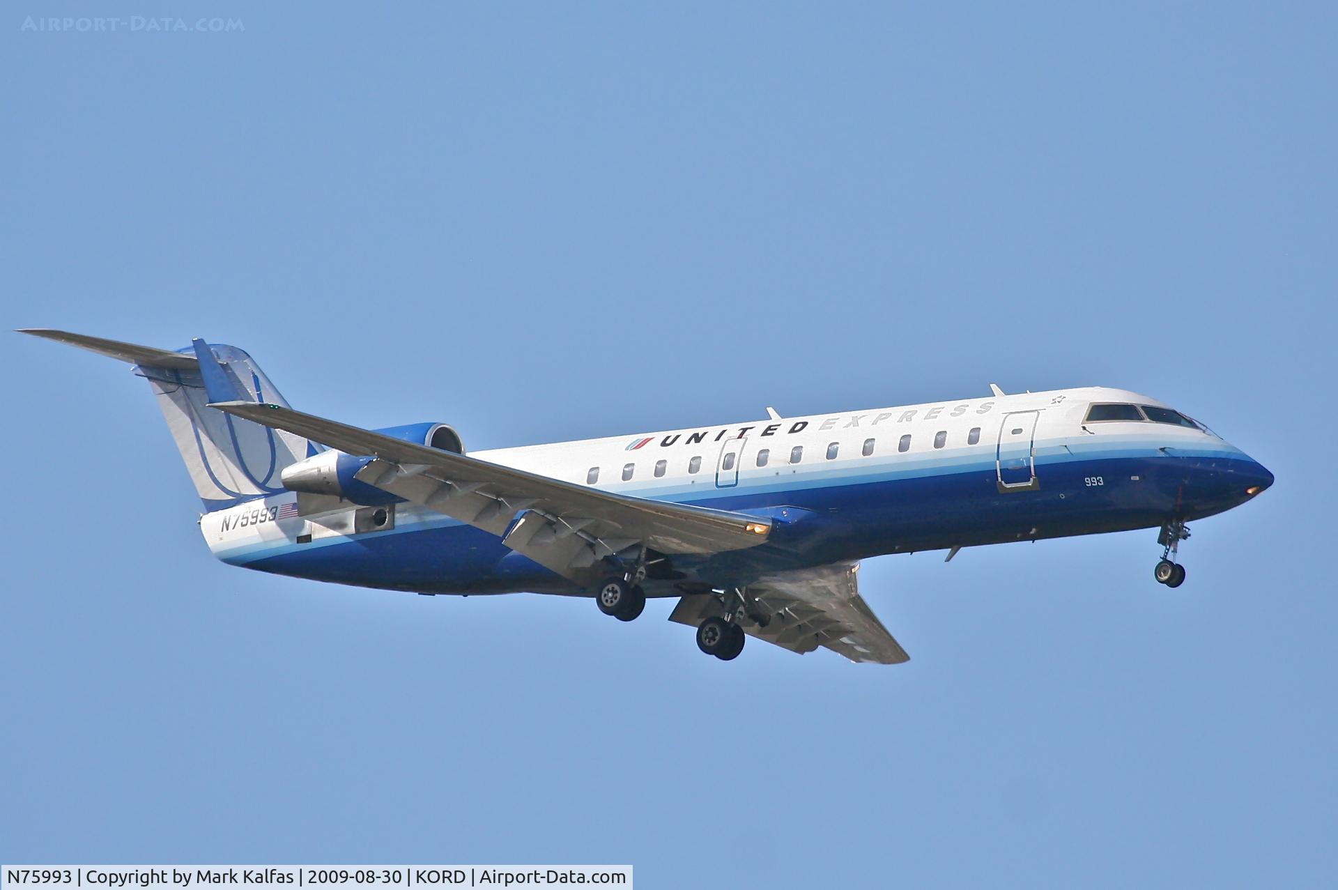 N75993, 2000 Bombardier CRJ-200ER (CL-600-2B19) C/N 7372, Mesa Airlines/United Express CL-600-2B19, N75993 RWY 10 approach KORD