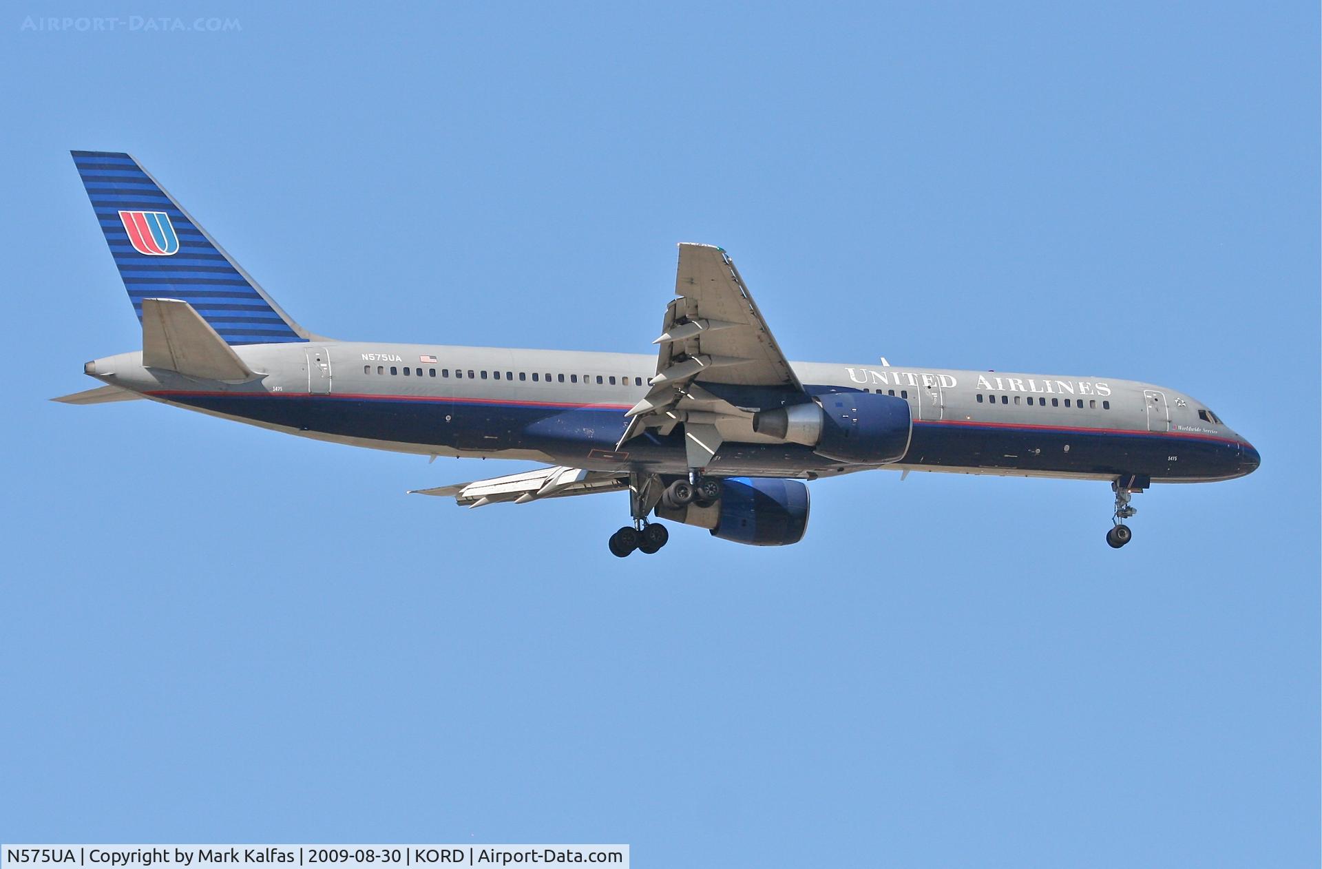 N575UA, 1993 Boeing 757-222 C/N 26689, United Airlines Boeing 757-222, N575UA final RWY 10 KORD