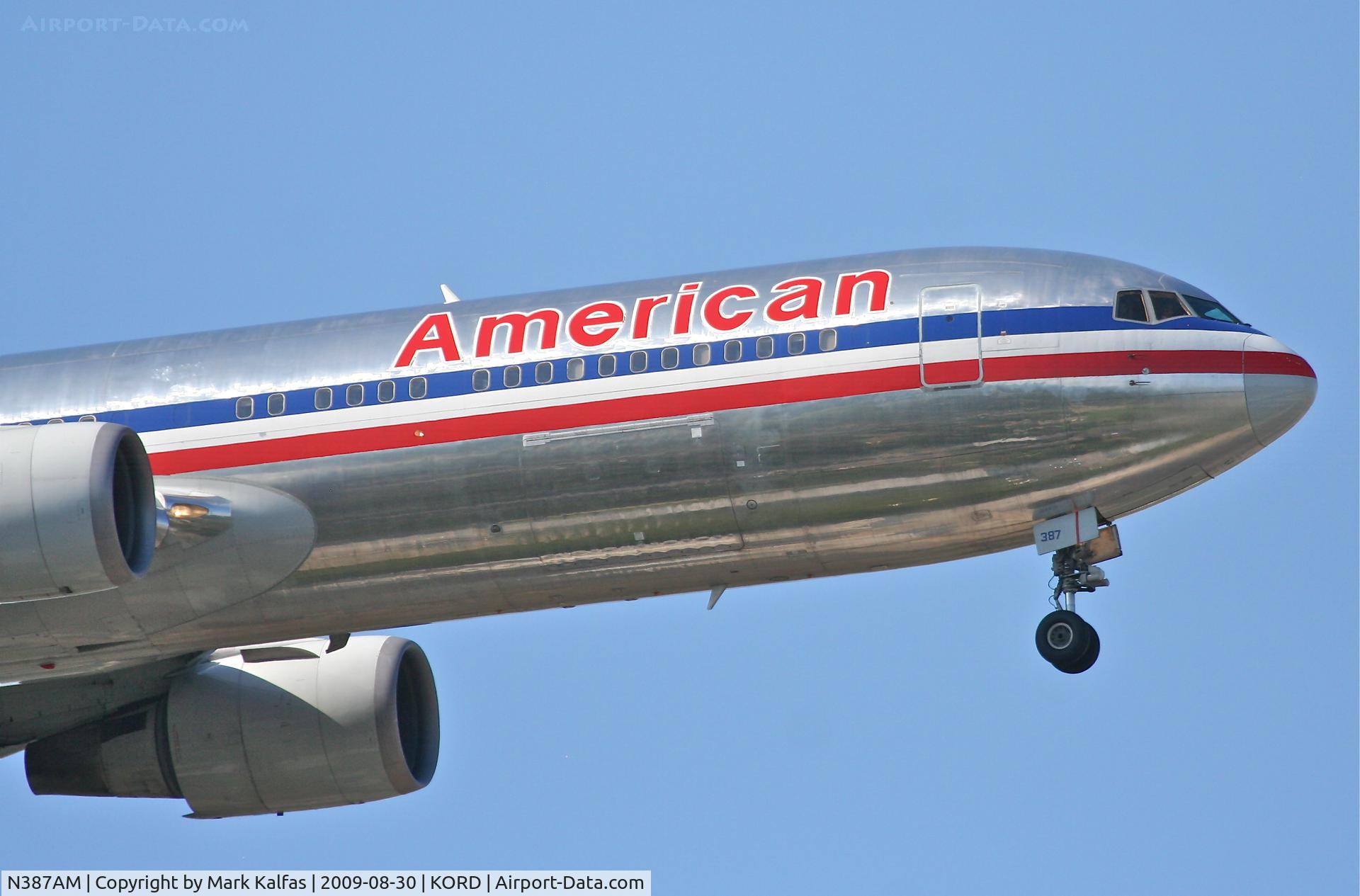 N387AM, 1994 Boeing 767-323 C/N 27184, American Airlines Boeing 767-323, N387AM on final RWY 10 KORD