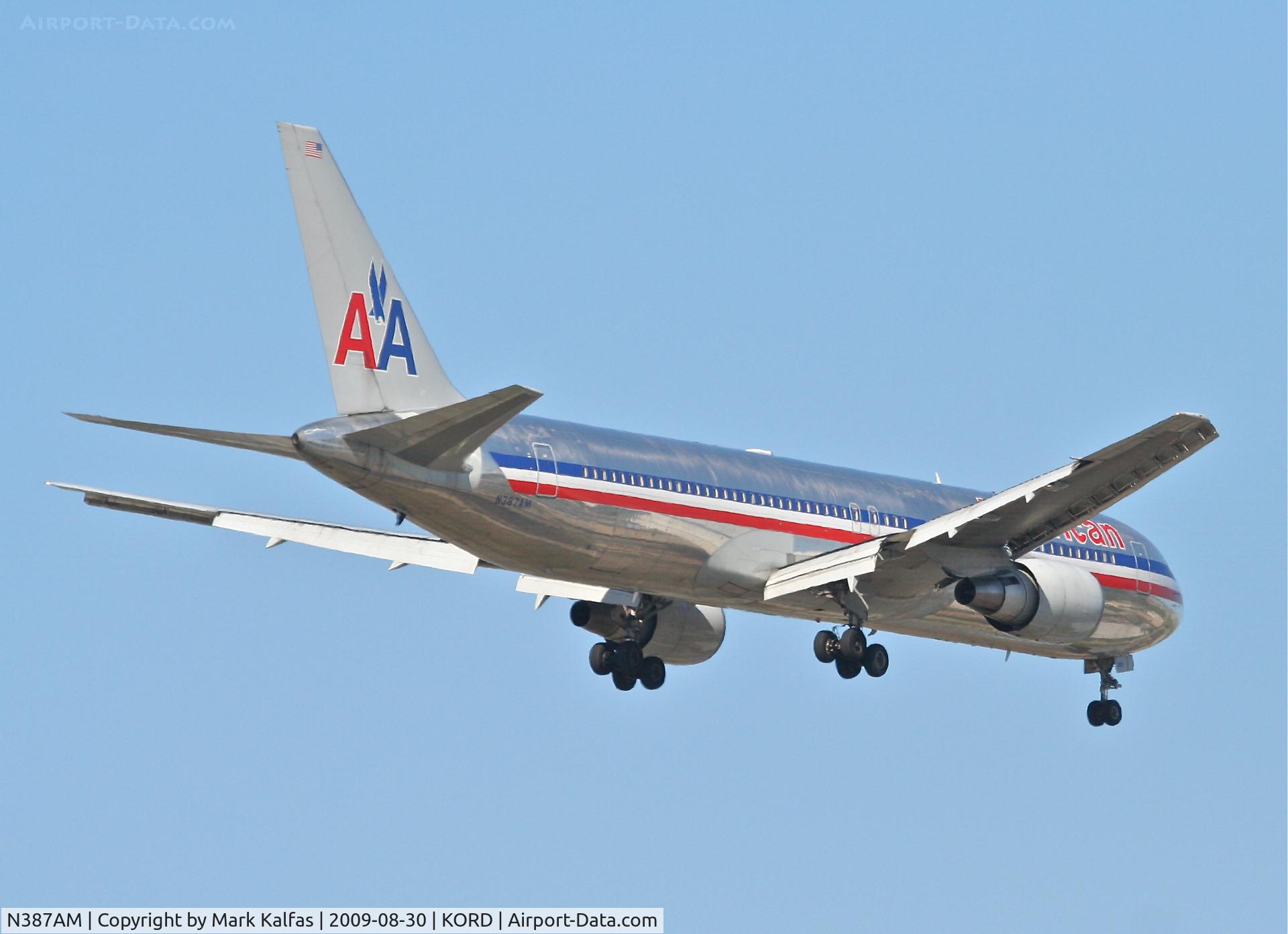 N387AM, 1994 Boeing 767-323 C/N 27184, American Airlines Boeing 767-323, N387AM on final RWY 10 KORD