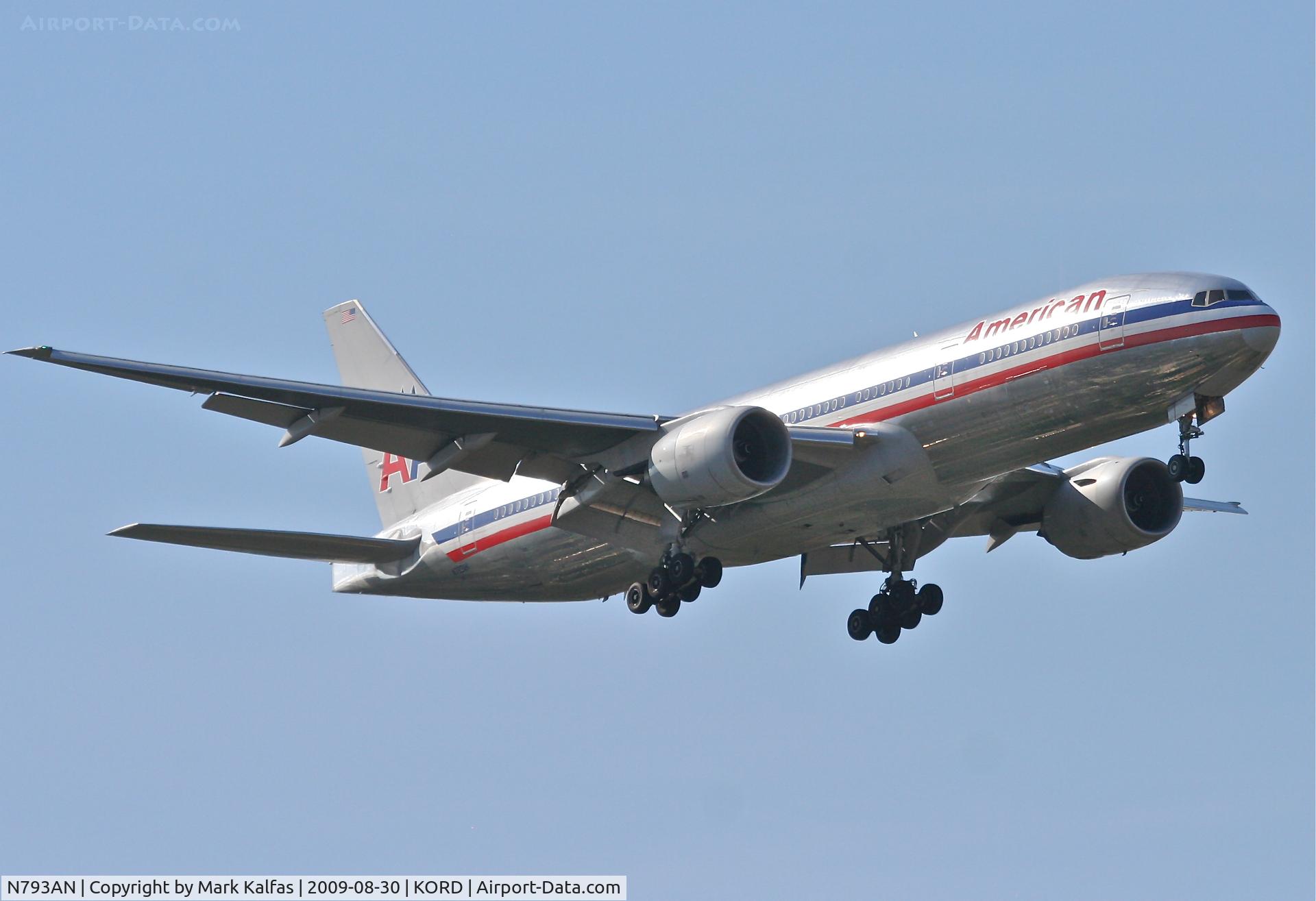 N793AN, 2000 Boeing 777-223 C/N 30255, American Airlines Boeing 777-223, N793AN on final RWY 10 KORD