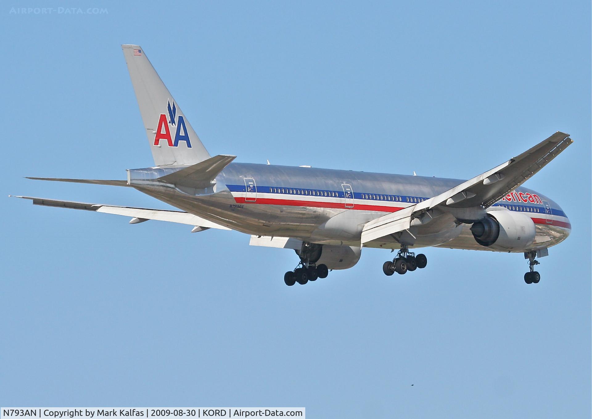 N793AN, 2000 Boeing 777-223 C/N 30255, American Airlines Boeing 777-223, N793AN on final RWY 10 KORD