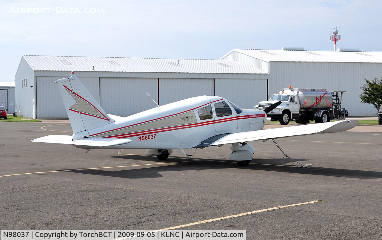 N98037, 1969 Piper PA-28-140 C/N 28-26004, Cherokee 140 at Warbirds on Parade 2009.