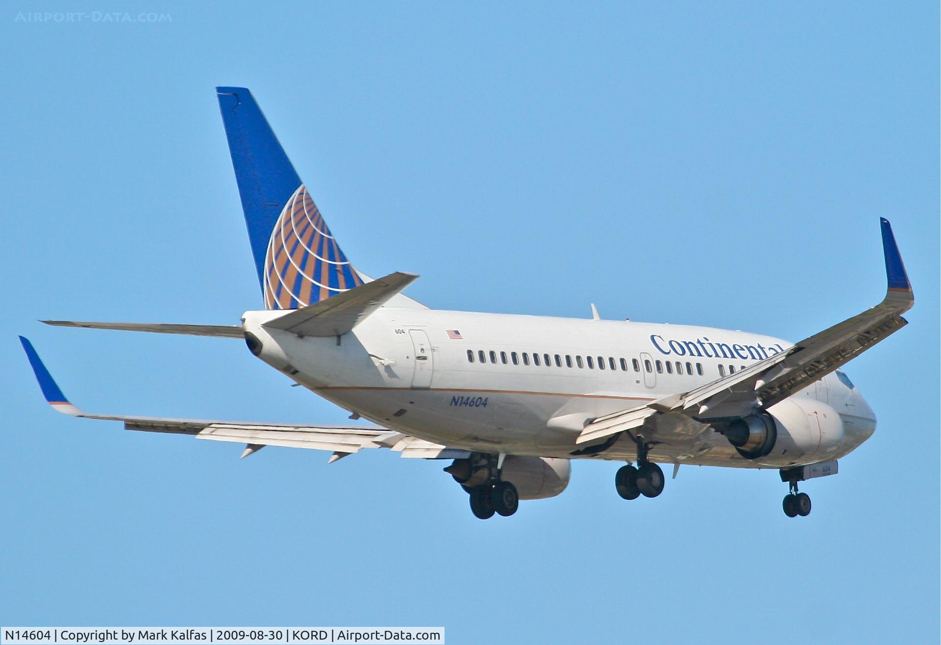 N14604, 1994 Boeing 737-524 C/N 27317, Continental Airlines Boeing 737-524, N14604 on approach RWY 10 KORD