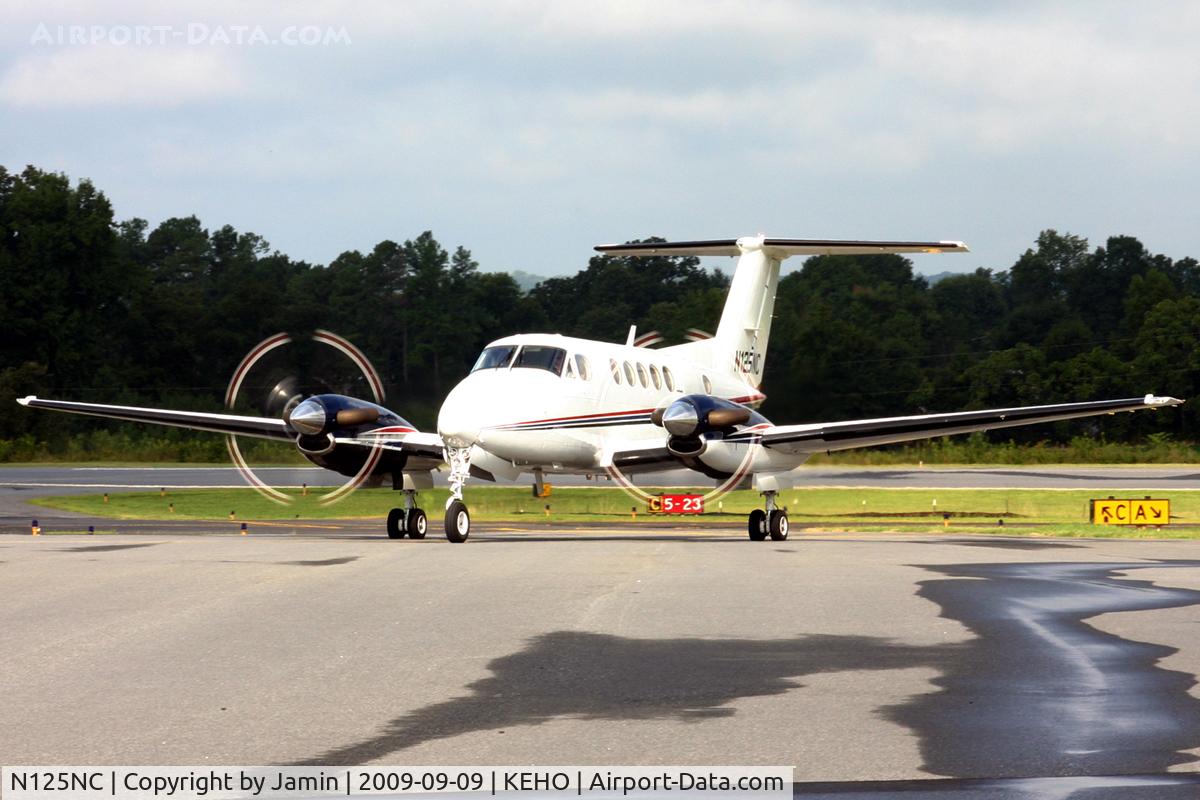 N125NC, 1982 Beech B200 King Air C/N BB-1023, Caught this one in some better light this time.