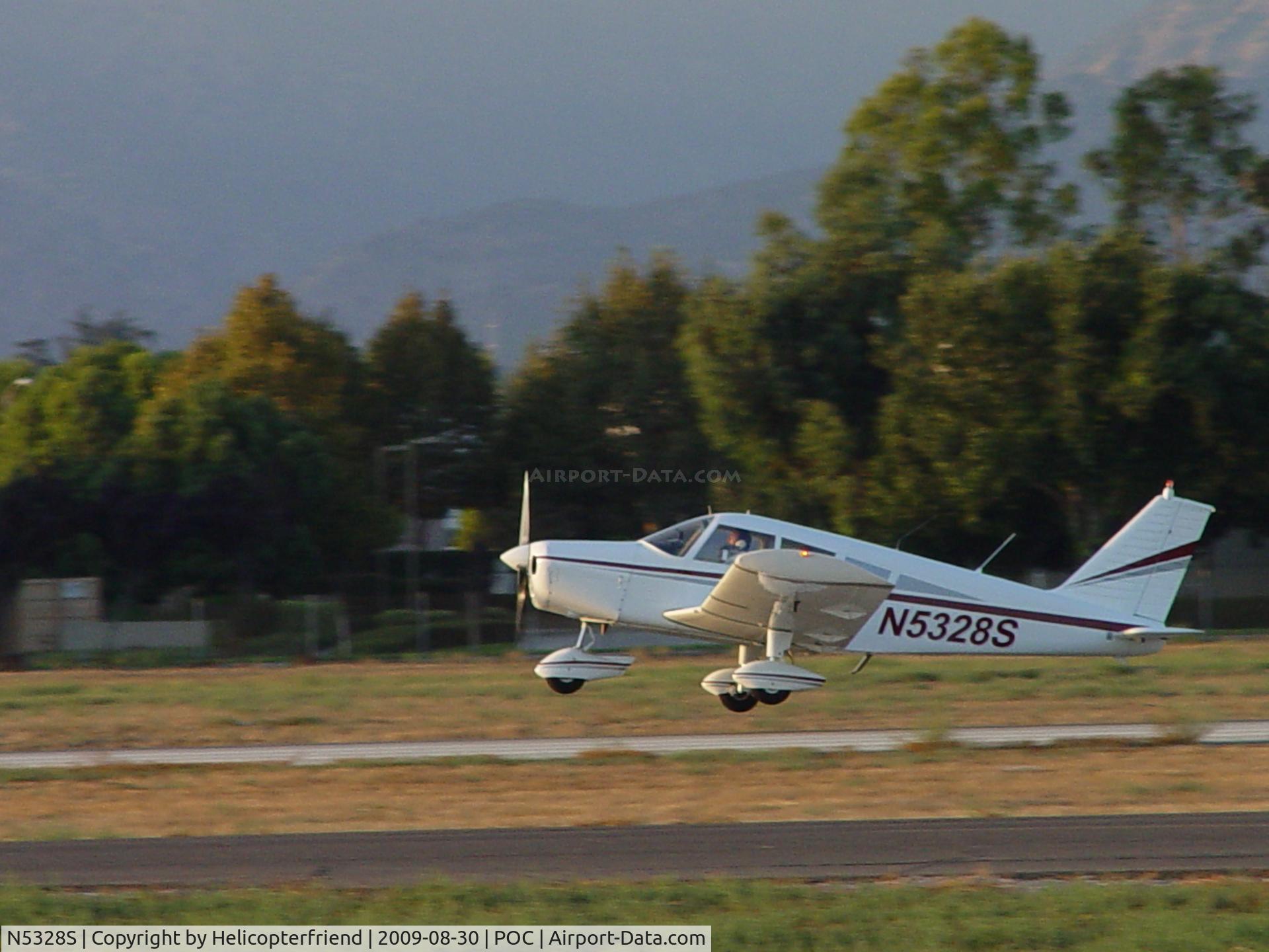 N5328S, 1970 Piper PA-28-140 C/N 28-26940, Landing at Brackett