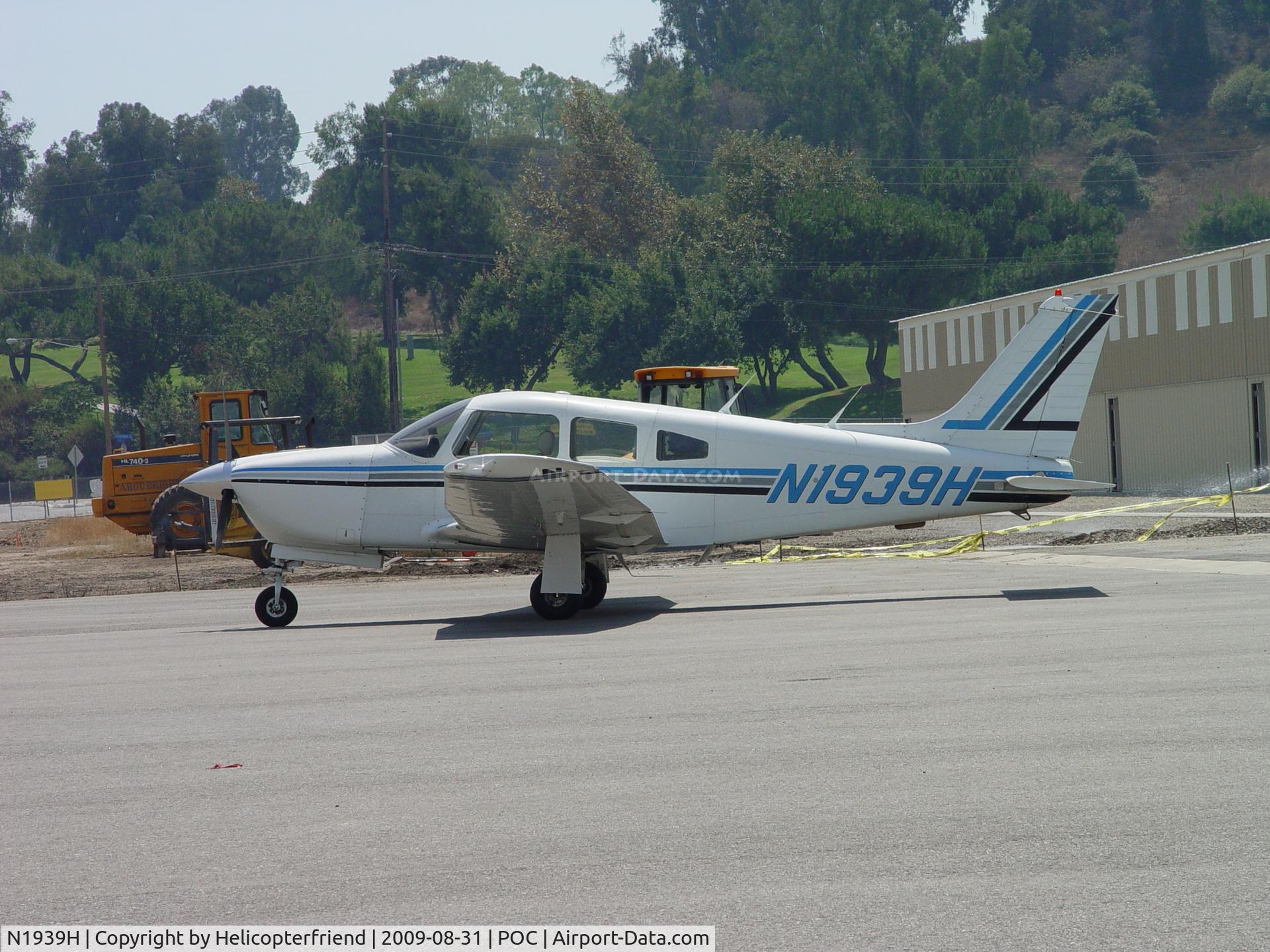 N1939H, 1977 Piper PA-28R-201 Cherokee Arrow III C/N 28R-7737018, Parked at Howard Aviation