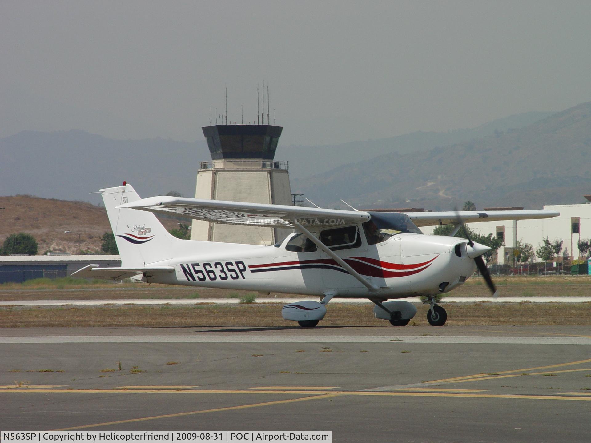 N563SP, Cessna 172S C/N 172S8416, Taxiing to take off