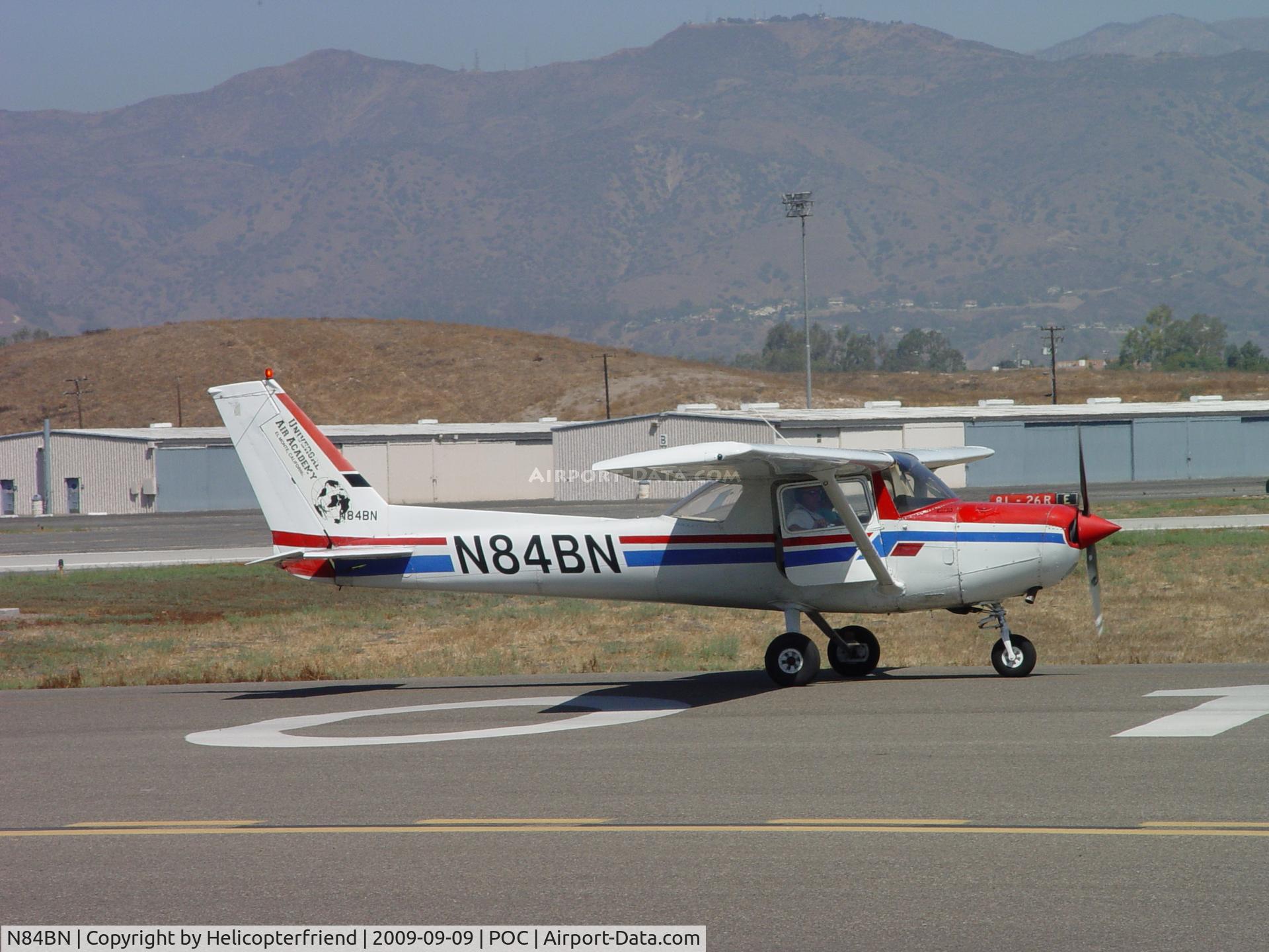N84BN, 1978 Cessna 152 C/N 15281430, Taxiing eastbound for take off