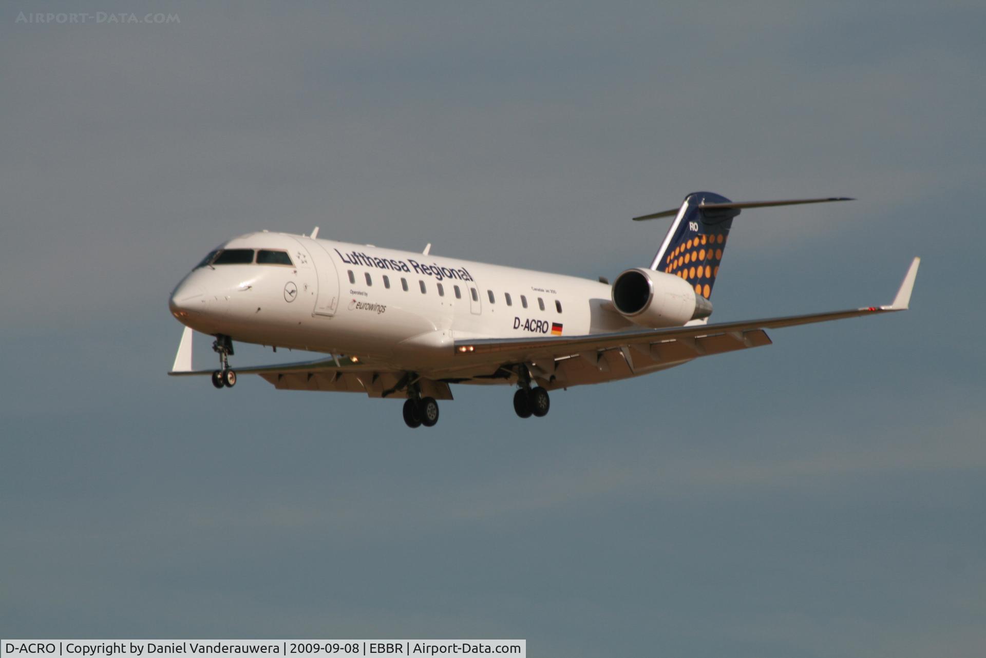 D-ACRO, 2001 Canadair CRJ-200LR (CL-600-2B19) C/N 7494, arrival of flight LH4642 to rwy 25L