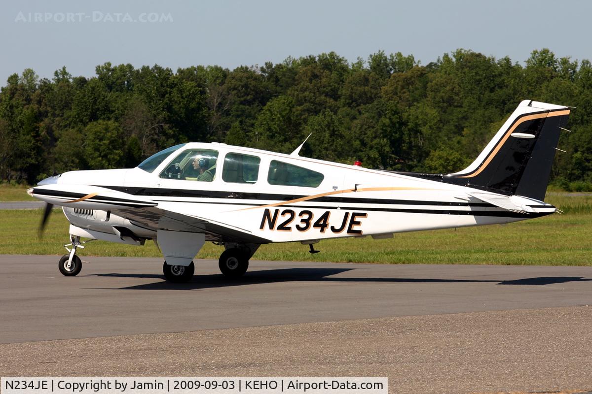 N234JE, 1987 Beech F33A Bonanza C/N CE-1193, Positioning to fill up at the pumps.
